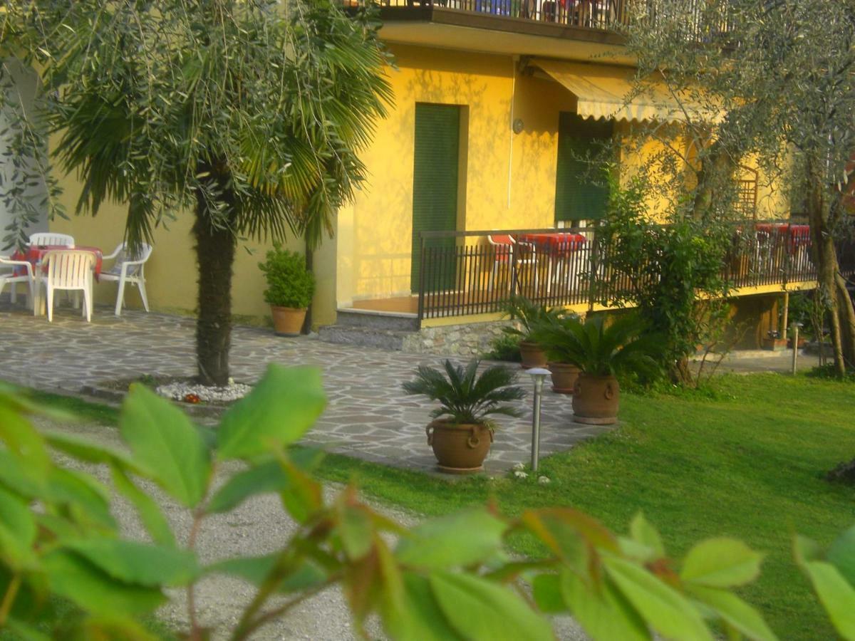 Casa Simone Apartment มัลเชซิเน ภายนอก รูปภาพ